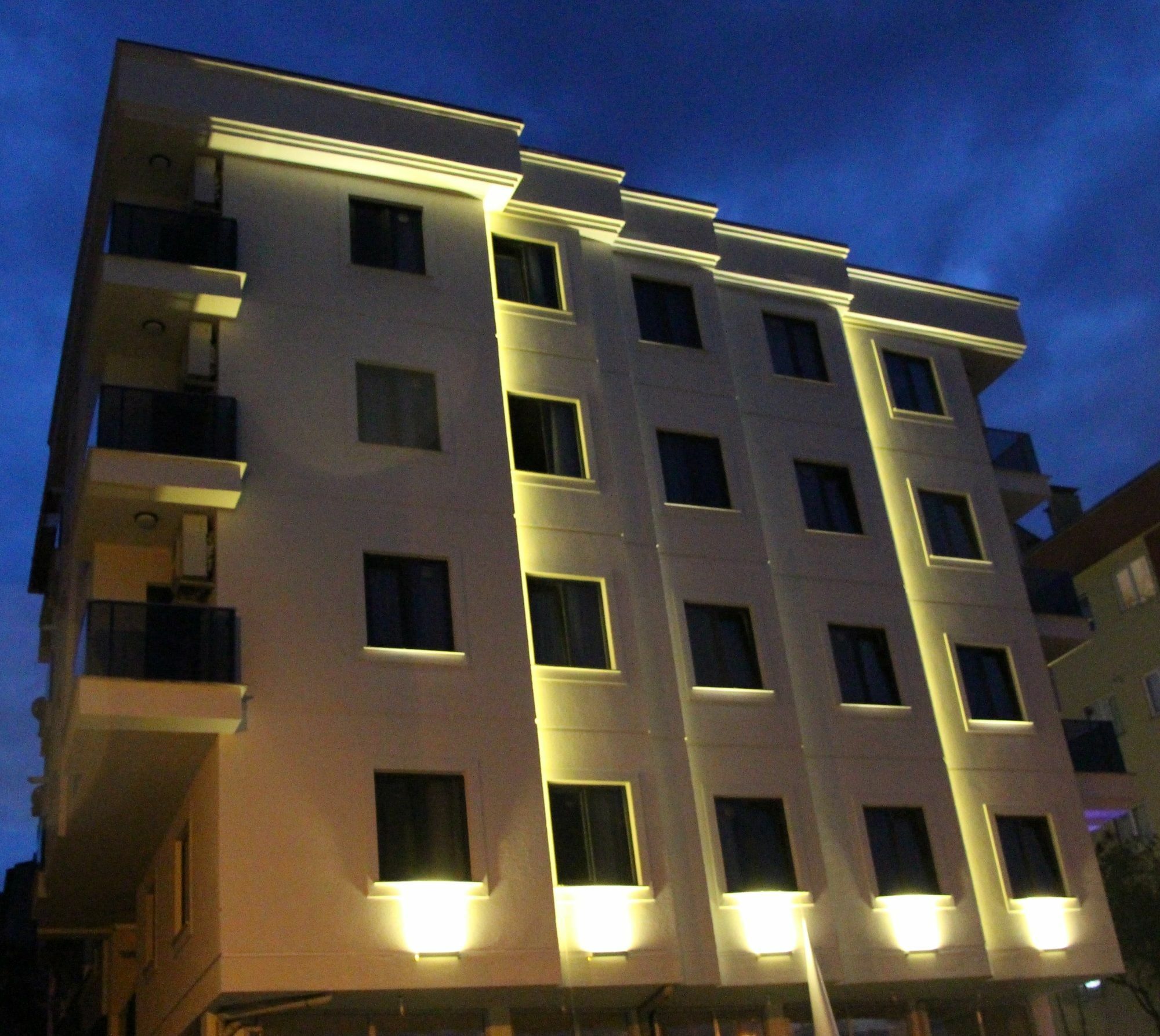 Ekinoks Suit & Apart Otel Τραμπζόν Εξωτερικό φωτογραφία